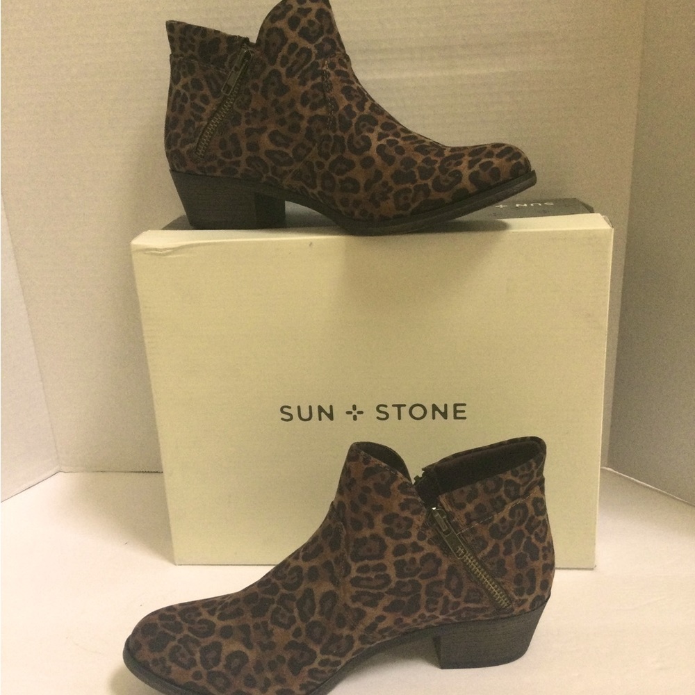 New Sun+Stone Macys Womens 8 leopard double zip booties